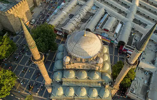 Bu haftaki cuma hutbesinde ailelere ve gençlere önemli çağrı