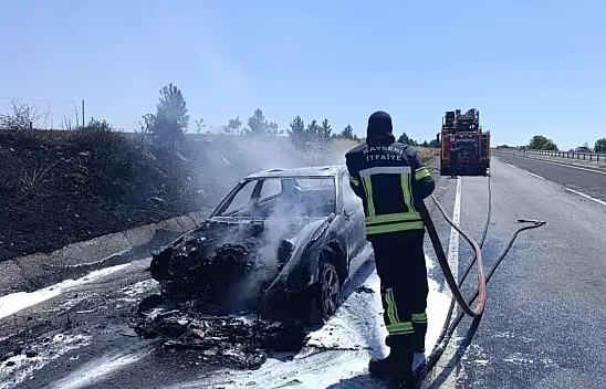 Bünyan'da seyir halindeki otomobil alevlere teslim oldu