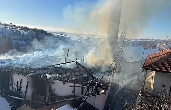 Cami yangını: Büyük zarar var!