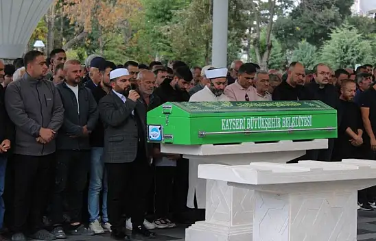 Ceviz ağacından düşmüştü! Kayserili öğretmen son yolculuğuna uğurlandı