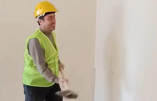 CHP İl Başkanı Keskin, tadilat için ilk balyozu vurdu!