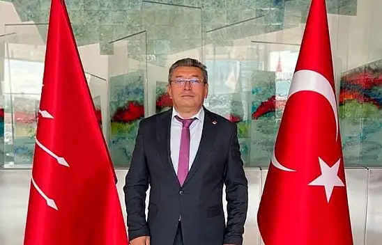 CHP'li Başkandan parti değiştiren meclis üyelerine sert tepki: İstifa edin de görelim
