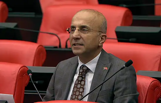 CHP'li Genç: 'Ay yıldızlı al bayrak bu milletin ortak onurudur'