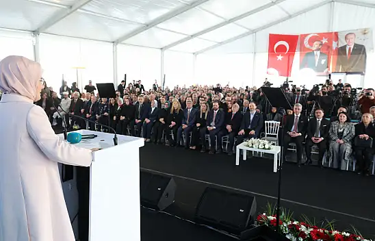 Cumhurbaşkanı'nın eşi Emine Erdoğan'dan Kayseri'deki merkezi övdü
