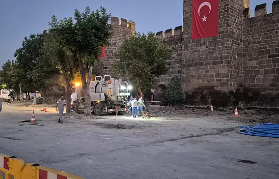 Cumhuriyet Meydanı'nda akşam saatlerinde dikkat çeken hareketlilik!