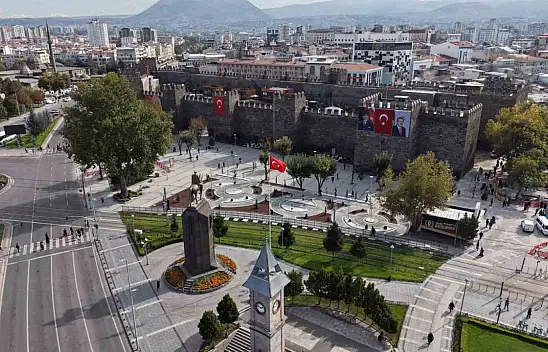 Kayseri'nin kalbinde değişim var! Vatandaşların gözü bu ayrıntıda