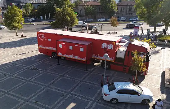 Başkan Gülsoy Kayseri'de yoğun ilgi gören o tırı ziyaret etti