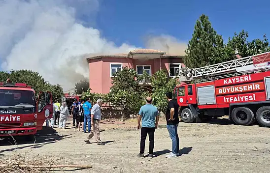 Kayseri'de bir depoda yangın çıktı