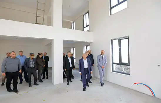 Depremde yıkılan cami yeniden inşa edildi