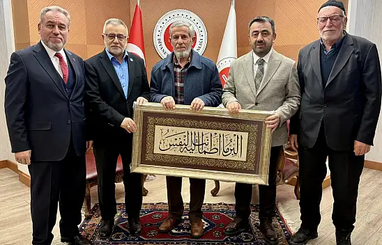 Dernek Başkanı Gülhan 4 daire bağışladı!