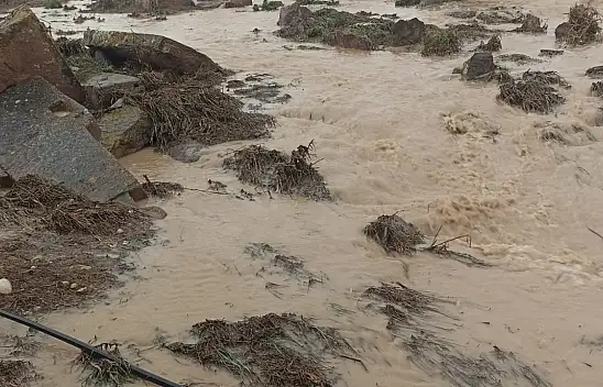 Develi'yi önce dolu vurdu, sonra sel yıktı!
