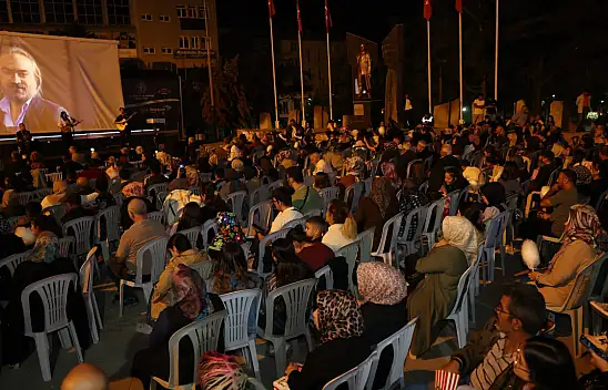 Develi'de vatandaşlar meydana akın etti!