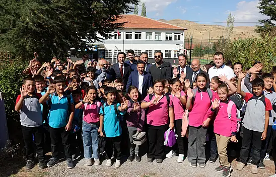 Develi'de yoğun gün: Vali Çiçek öğrencilerden esnafa herkesle görüştü