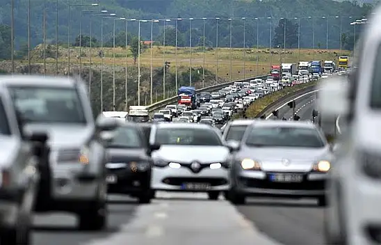 Dikkat! Hangi yollarda dönüş yoğunluğu var?