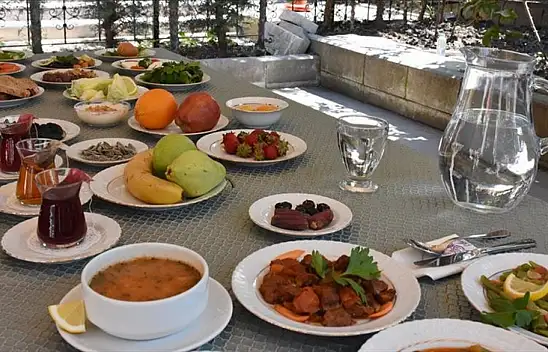 Kayseri'de iftar yapmak lüks oldu! İftar menülerinin fiyatları dudak uçuklattı