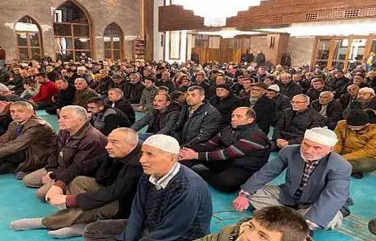 Diyanetten cuma hutbesi: İslam, İnandığımız Gibi Yaşamayı Bize Emreder