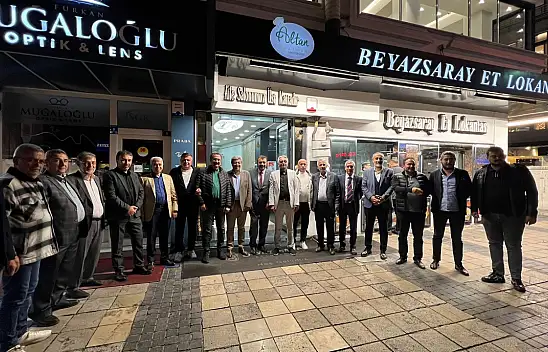 Dursun Ataş'tan yöresel buluşma. Bakın kimlerle toplandı