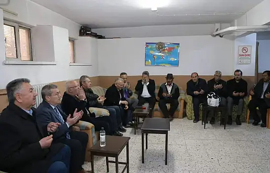 Elitaş, Akay'ı ziyaret etti