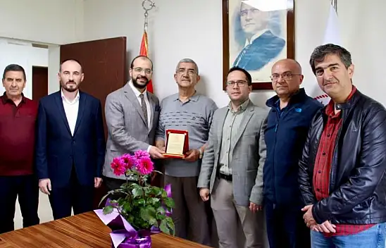 43 yıllık görev sona erdi: Kayseri'de doktora plaketli veda