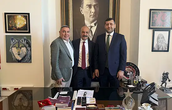 Erciyes Anadolu Holding'in eski CEO'su Ertekin'den MHP pozu! Siyasete mi giriyor