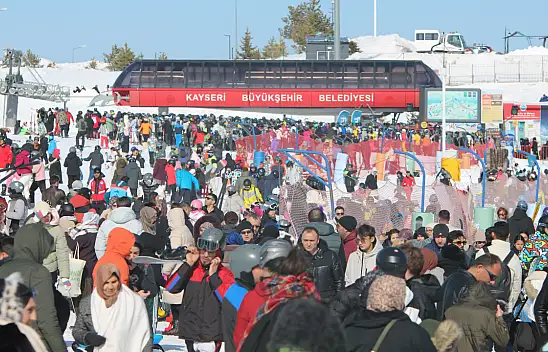 Erciyes'ten rekor! 2 haftada 1,4 milyon ziyaretçi akın etti