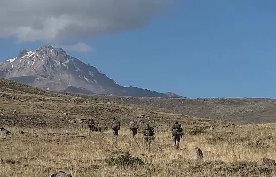 Erciyes'te askeri hareketlilik! Komandolardan taktik intikal…