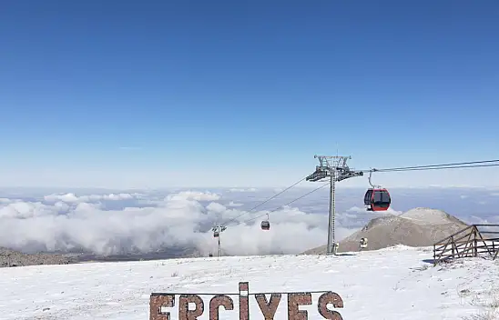 Erciyes'te neler oluyor? Vali Çiçek 'Kar Fırtınası' diyerek duyurdu!