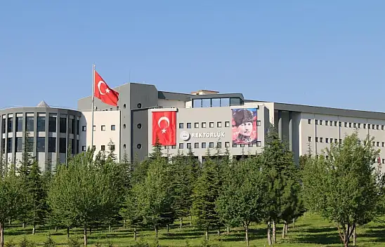 Erciyes Üniversitesi'ndeki profesörün acı günü!