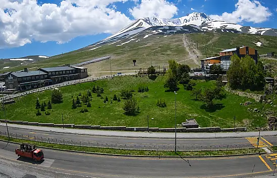 Erciyesi'in karı eridi, takkesi kaldı!