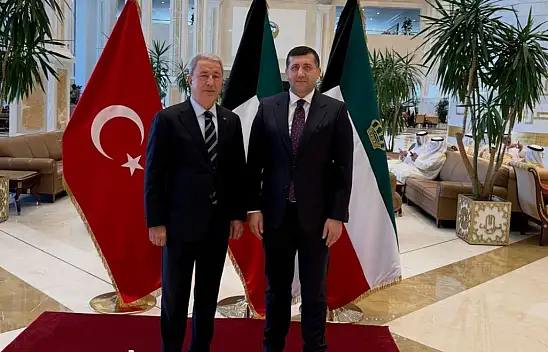 Ersoy ve Akar'dan Kuveyt pozu!