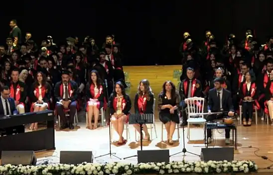 ERÜ'de diplomalarını aldılar, şifa dağıtmak için yola çıktılar