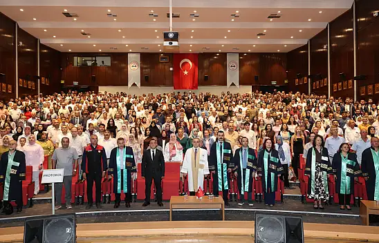 ERÜ'de mezunlara anlamlı mesaj
