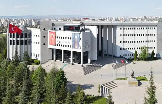 ERÜ'de rektörlük yarışı kızışıyor: Eski dekan da yarışa dahil oldu