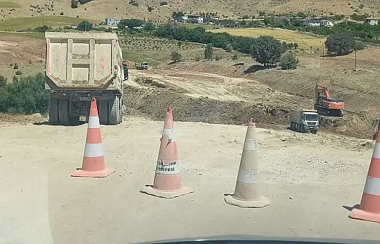 Eski Başkan: O yolu bitirin Kayseri Meydanında şükür tatlısı dağıtacağım