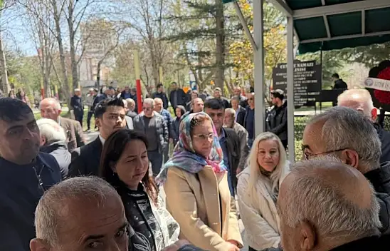 Eski başkanın kardeşi Kayseri'de son yolculuğuna uğurlandı!