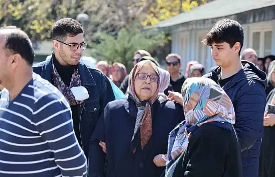 Eski eşi tarafından öldürülen kadın toprağa verildi