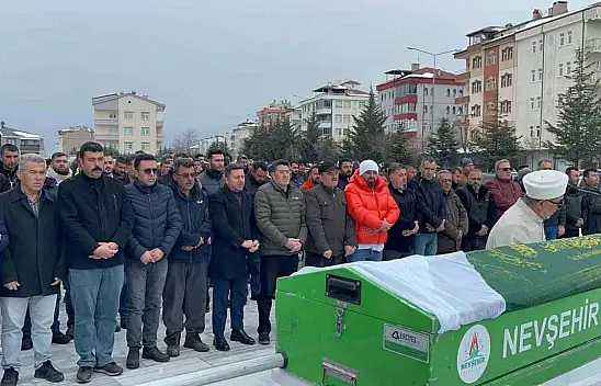 Eski nişanlısı tarafından öldürülen genç kadın toprağa verildi