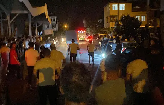 Eskişehir Bağları'nda polis TOMA ile kalabalığı dağıtmaya çalışıyor...