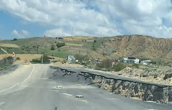 Felahiye eski belediye başkanı böyle isyan etti: Sanki 7 şiddetinde deprem oldu!