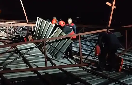 Fırtına çatıyı uçurdu, 1 kişi hayatını kaybetti