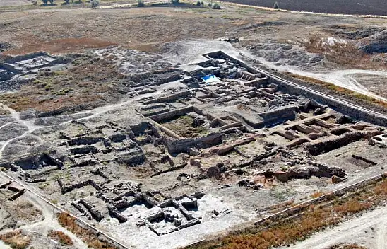 Flaş! Kayseri'de 6.500 yıllık saray bulundu