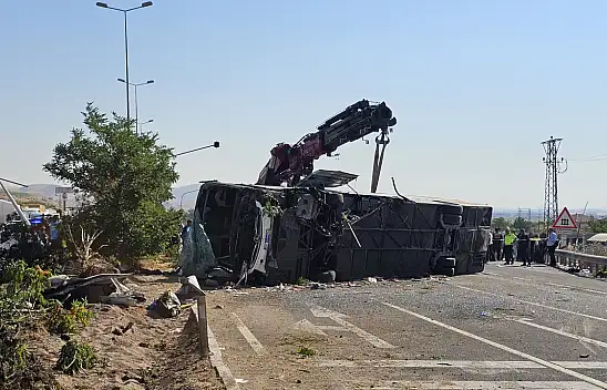 Flaş! Kayseri'de yolcu otobüsü devrildi