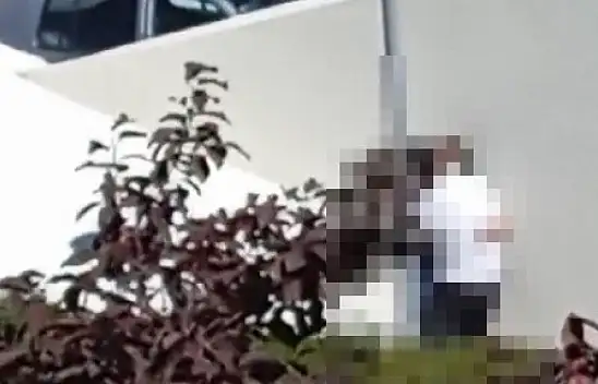 AVM'nin otoparkında tepki çeken uygunsuz hareketler