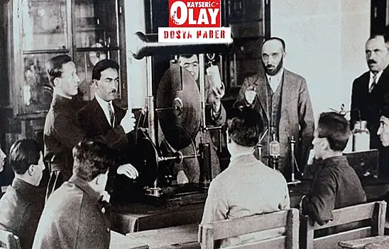 'Taş Mektep Hatıraları 1' Fotoğraftaki Kayserili öğretmenin Atatürk anısı
