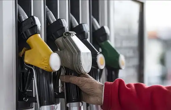 Gece yarısı tabelalar değişti! Kayseri'de motorin fiyatı ne kadar oldu?