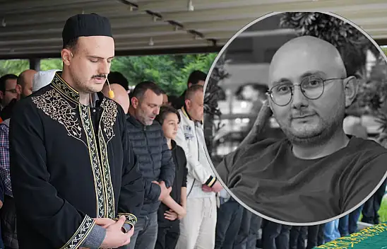 Kazada vefat eden doktor gözyaşlarıyla toprağa verildi