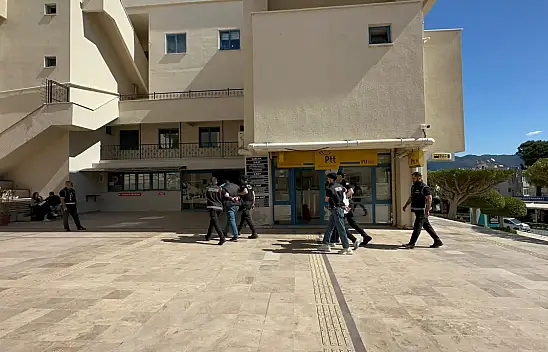 Gözlükçüyü kurşunladılar