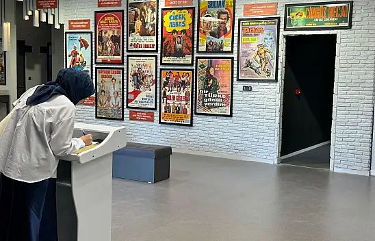 Gülen Gözler'den Tarkan'a, Köyden İndik Şehre'den Cingöz Recai'ye kadar Yeşilçam'ın efsaneleri burada