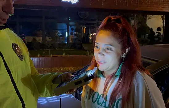 Gülerek üflediği alkolmetre, aday sürücüyü ağlattı!