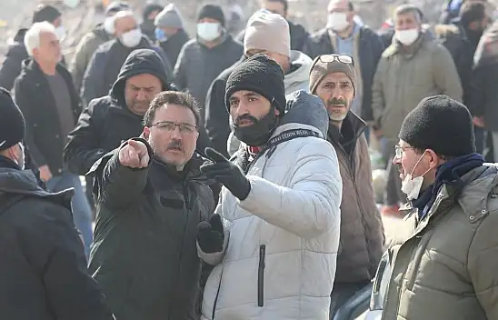 Herkes Kayseri Valisi'nin bu halini konuşuyor! 'Kılık kıyafet saç baş dağılmış'